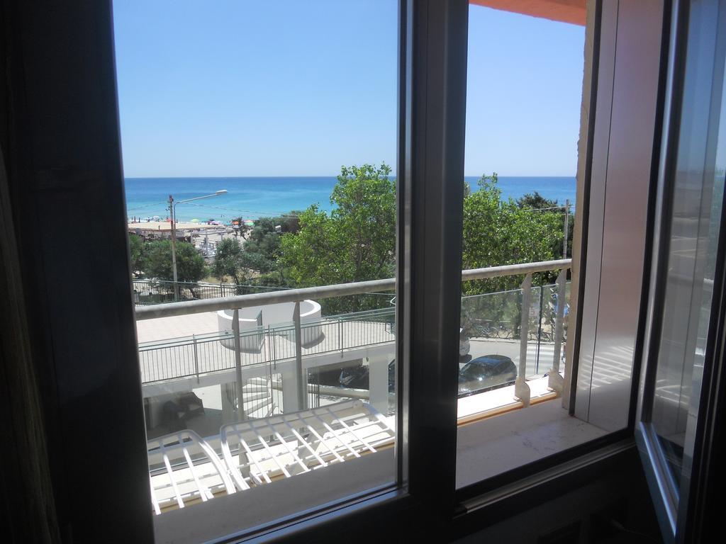 Hotel Club Ravezzo Lido Marini Exterior photo