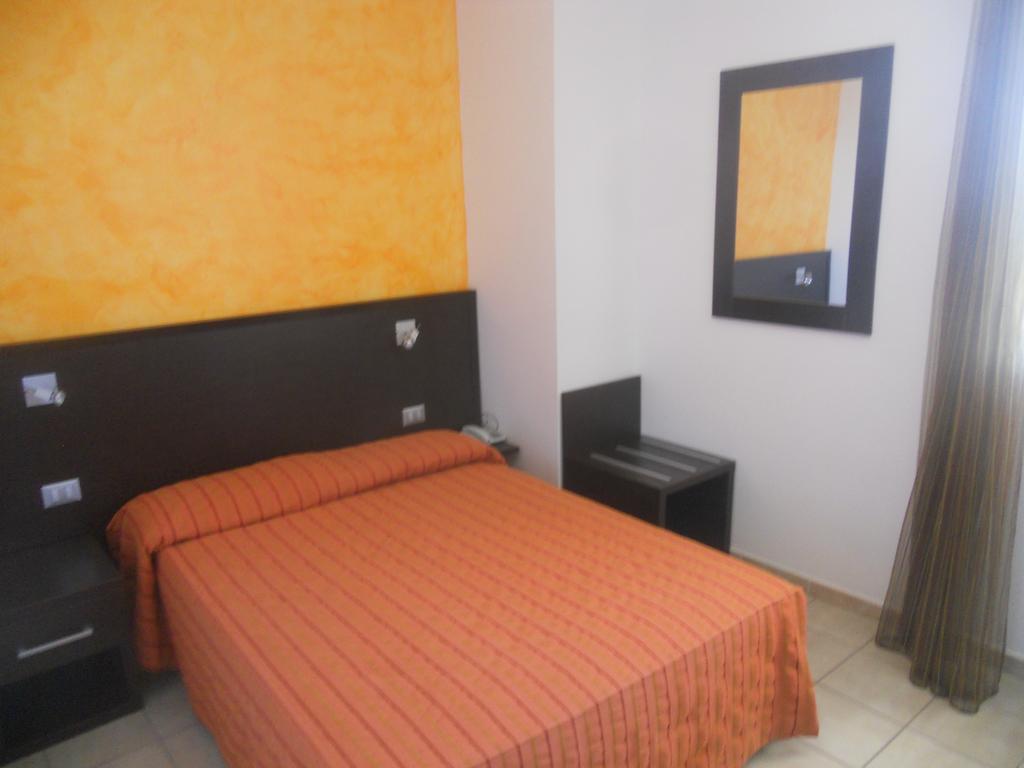 Hotel Club Ravezzo Lido Marini Exterior photo
